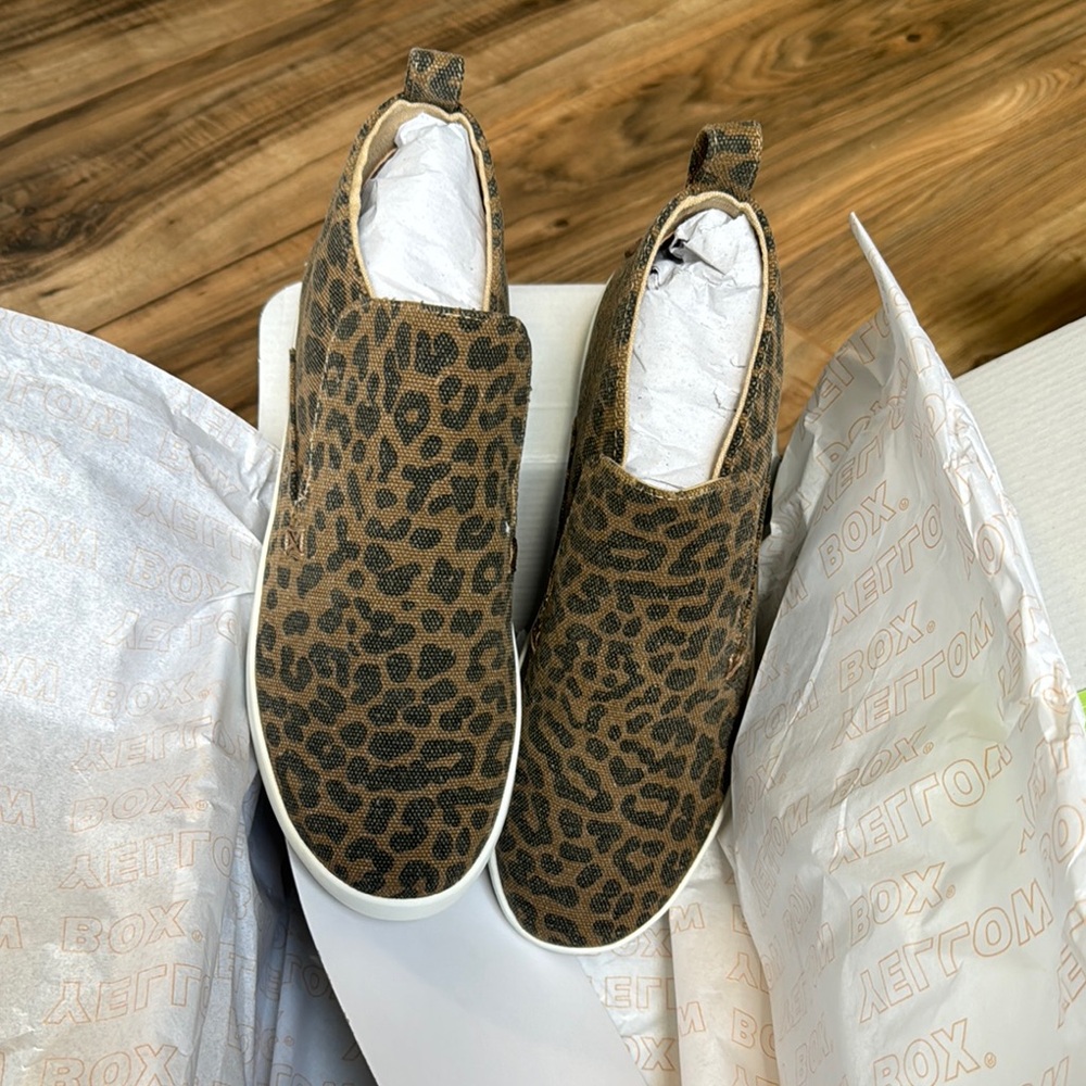 Yellow Box Leopard Print Oriana Women’s Shoe Size 6